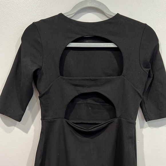Susana Monaco Open Back Sexy Little Black Short Sleeve Stretch Mini Dress M 6 8 - Picture 4 of 12